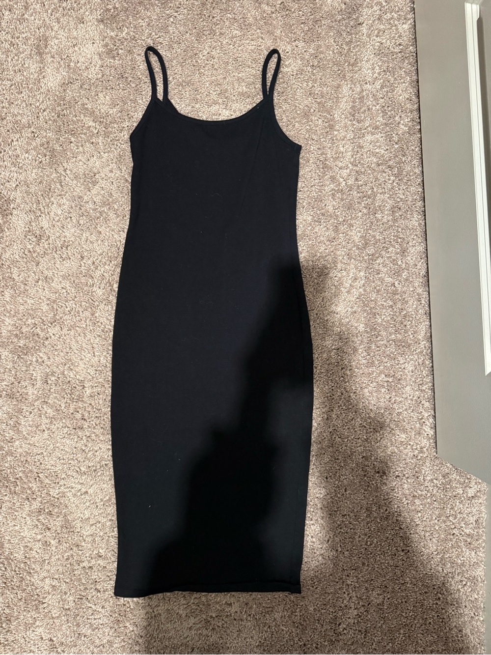Forever 21 Black Midi Spaghetti-Strap Dress